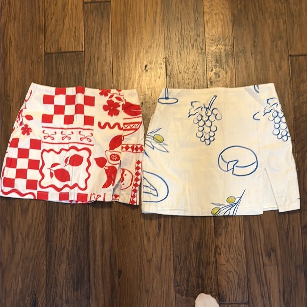 2 adorable mini skirts - Picture 2 of 6